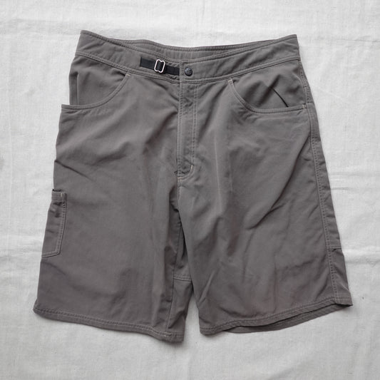 Mountain Hardwear Shorts - Size 34