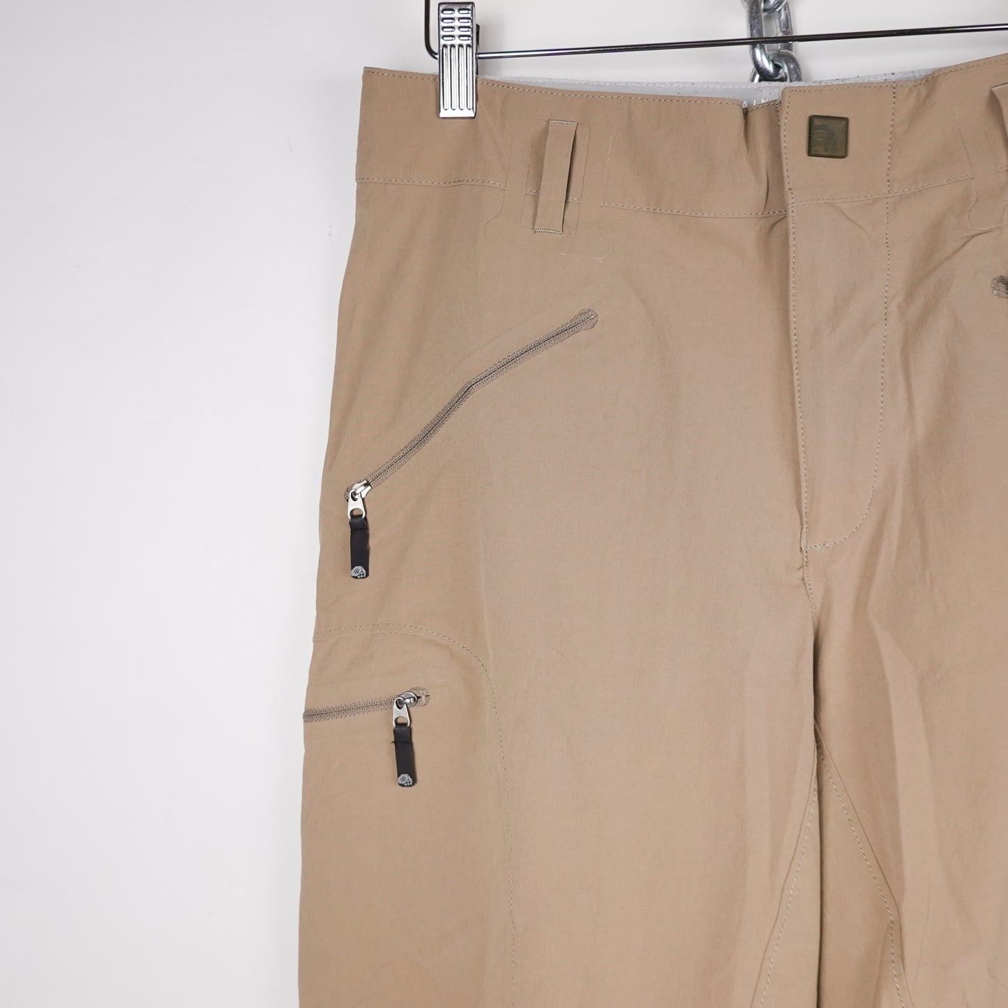 Mountain Hardwear Beige Shorts - Size S