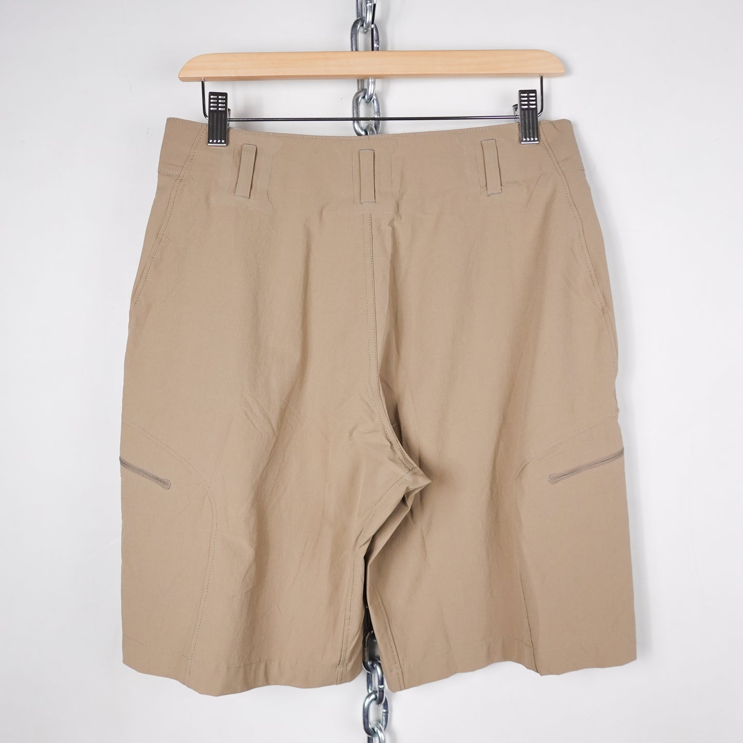 Mountain Hardwear Beige Shorts - Size S