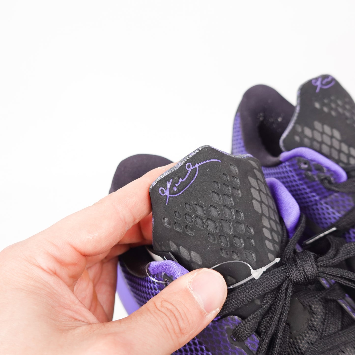 2014 Kobe 10 Blackout - Size 9