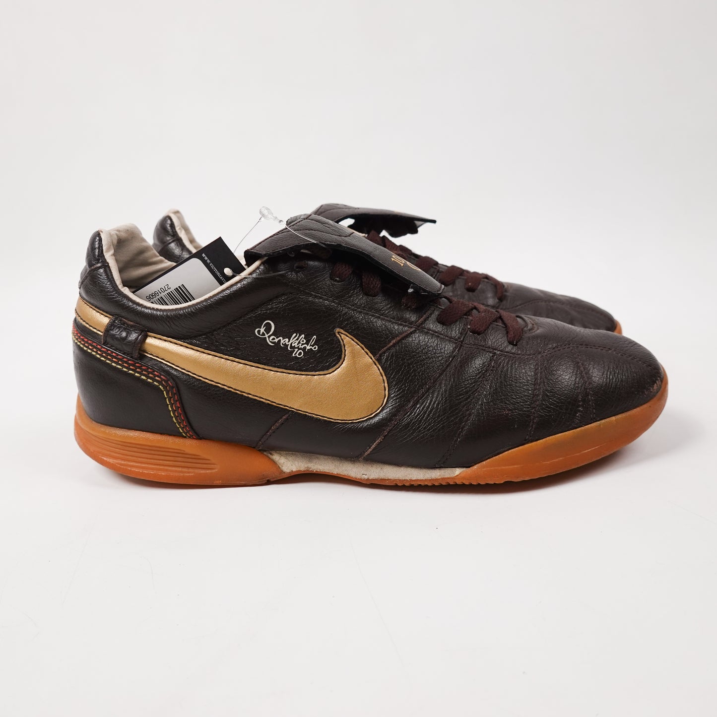 2007 Nike Ronaldinho Tiempo - Size 9