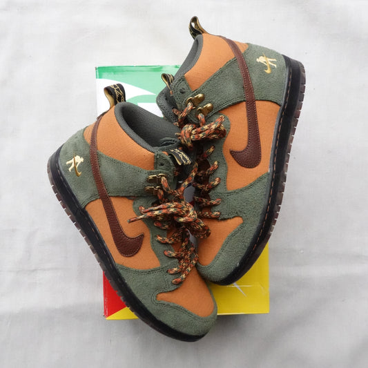 Nike Dunk High Passport - Size 10.5M