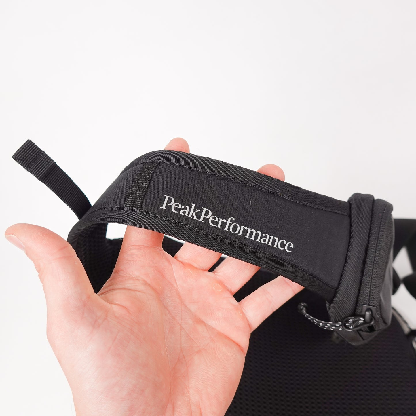Peak Performance 4.5L Sling Bag