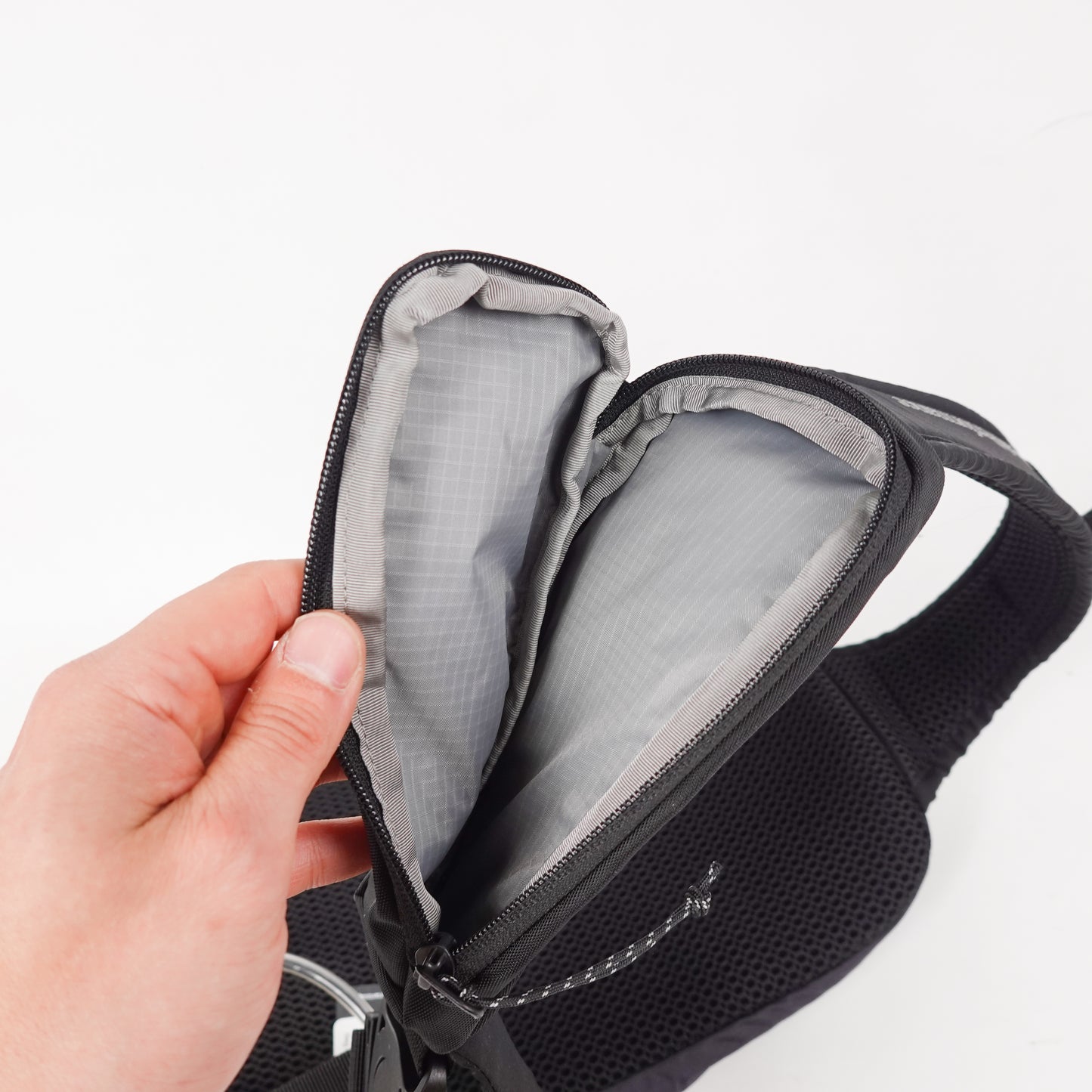 Peak Performance 4.5L Sling Bag
