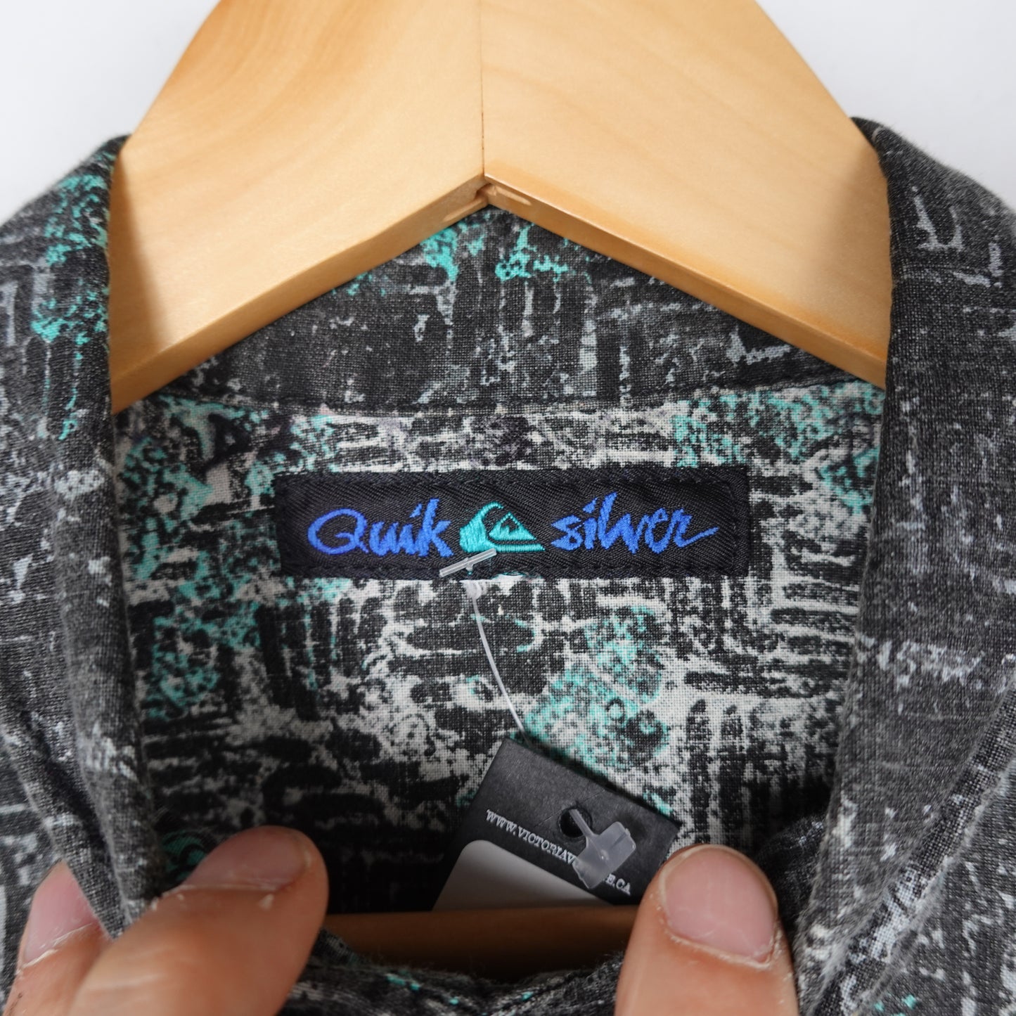 1990s Quiksilver SS Button Up - Size L