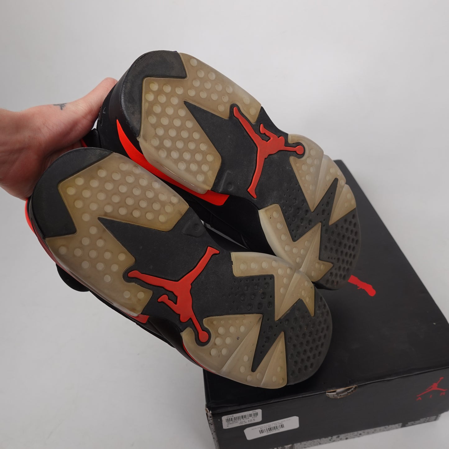 2019 Jordan 6 Retro Infrared - Size 10.5
