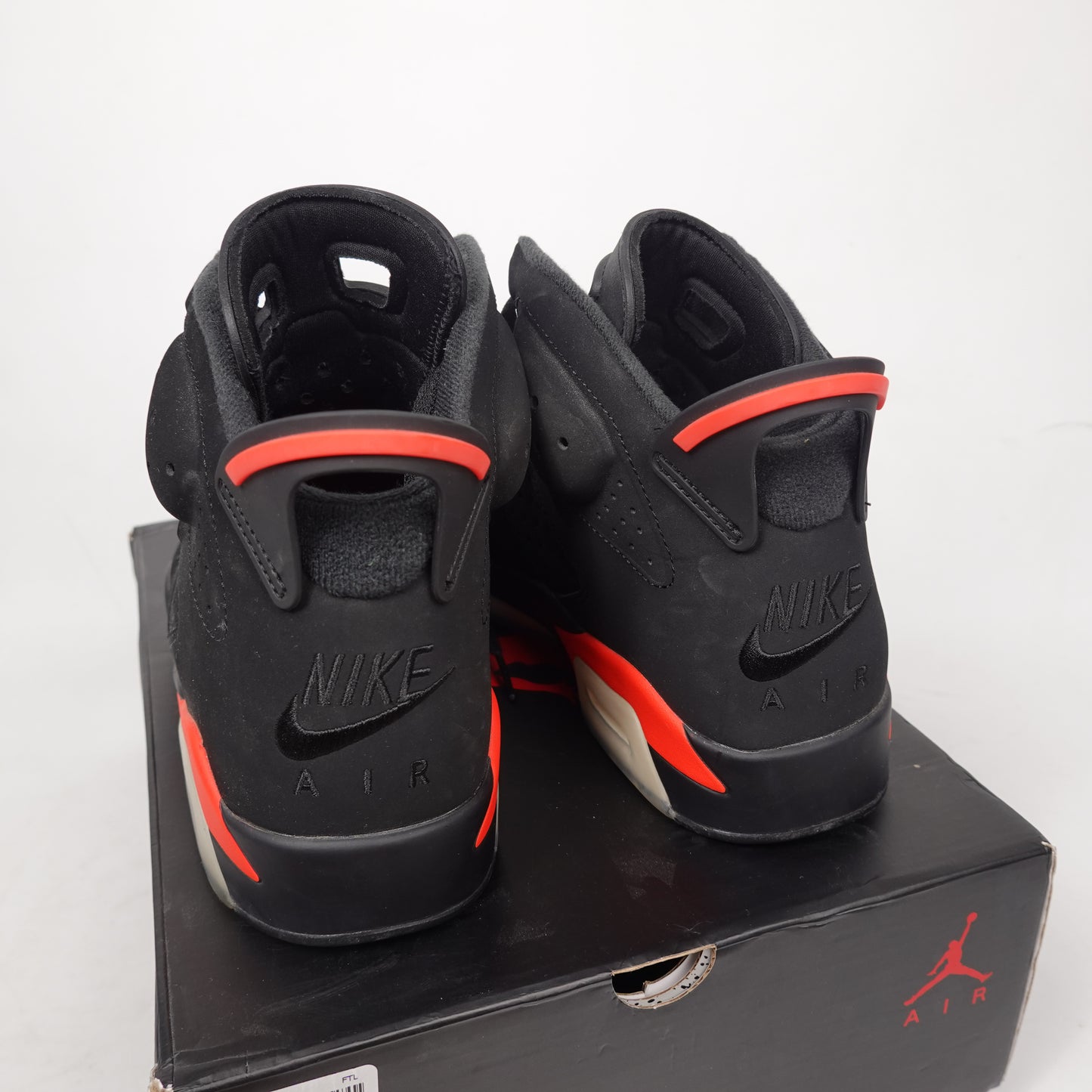 2019 Jordan 6 Retro Infrared - Size 10.5