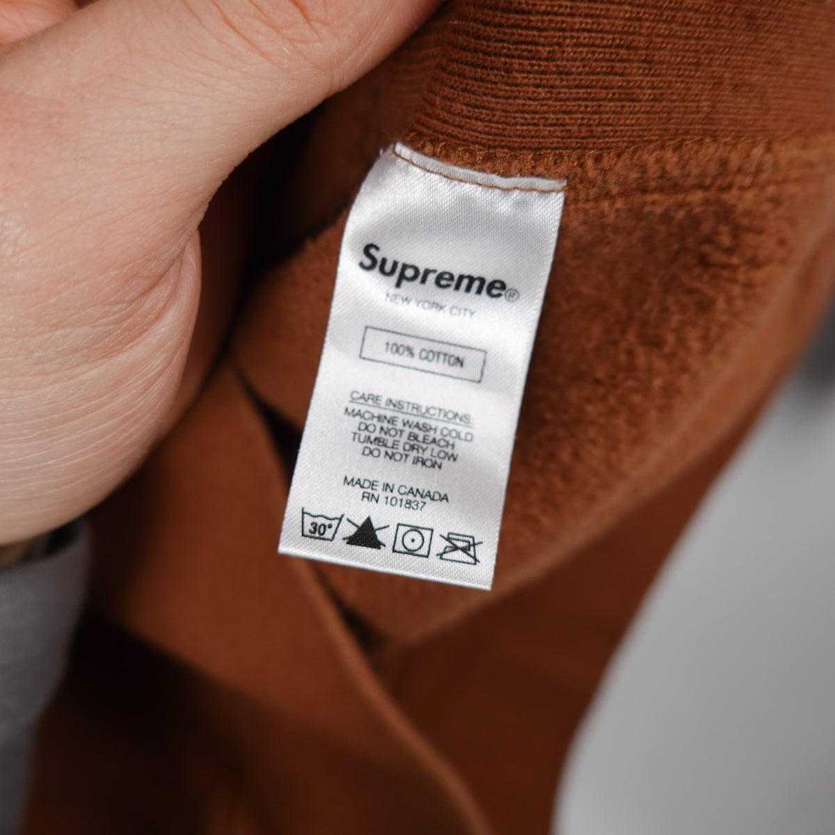 FW17 Supreme Rust Box Logo - Size L