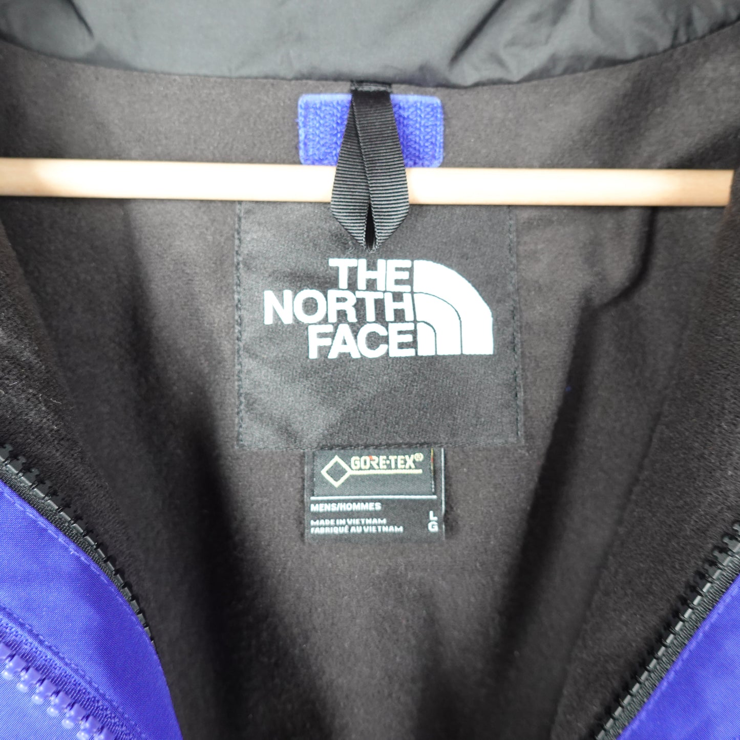 2018 TNF Gore-Tex Mountain Jacket - Size L