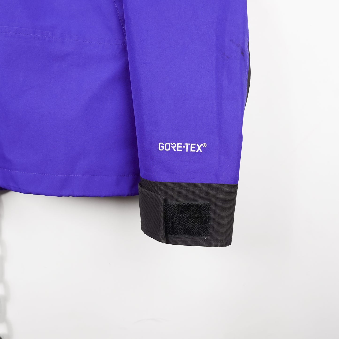 2018 TNF Gore-Tex Mountain Jacket - Size L