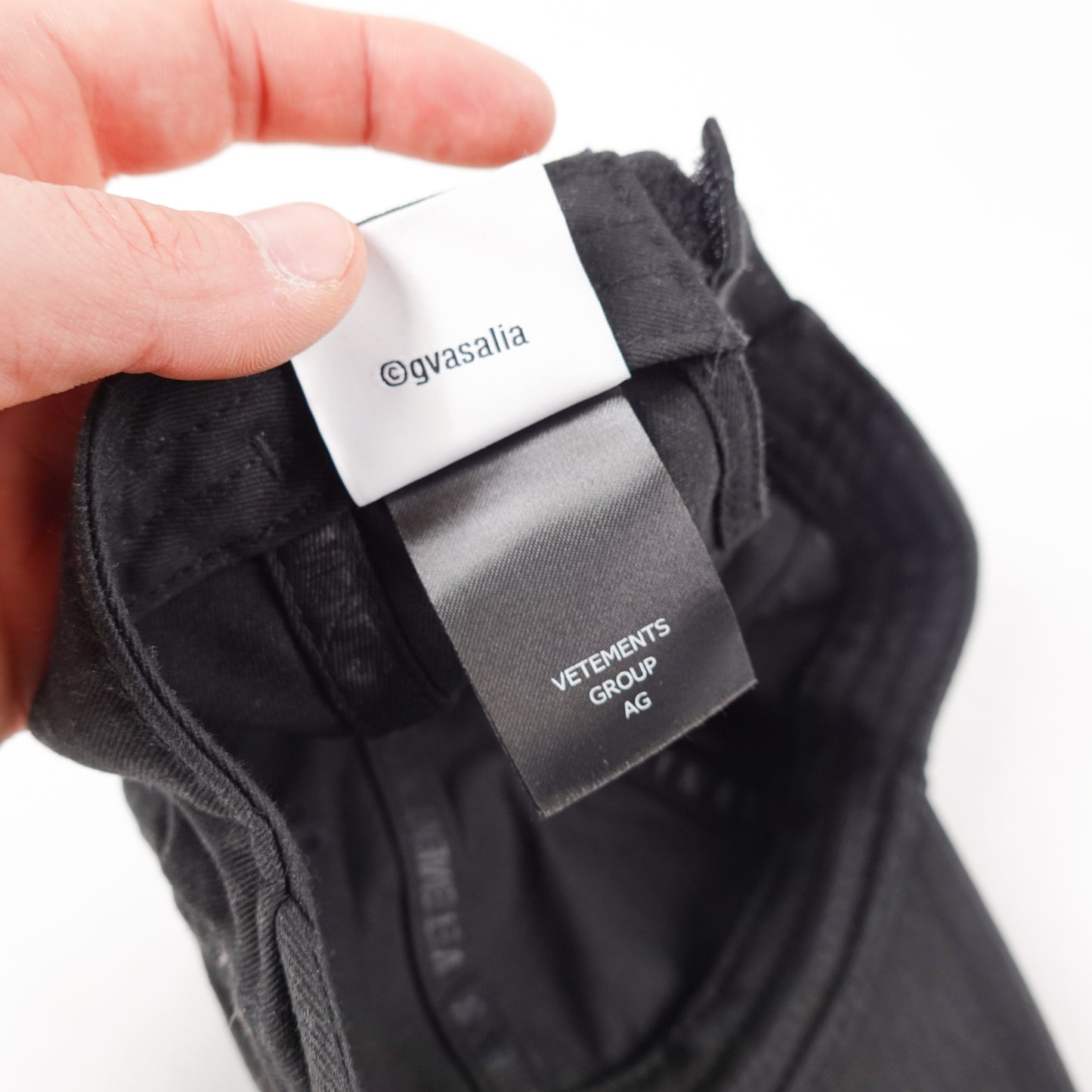Vetements Shut Down Hat