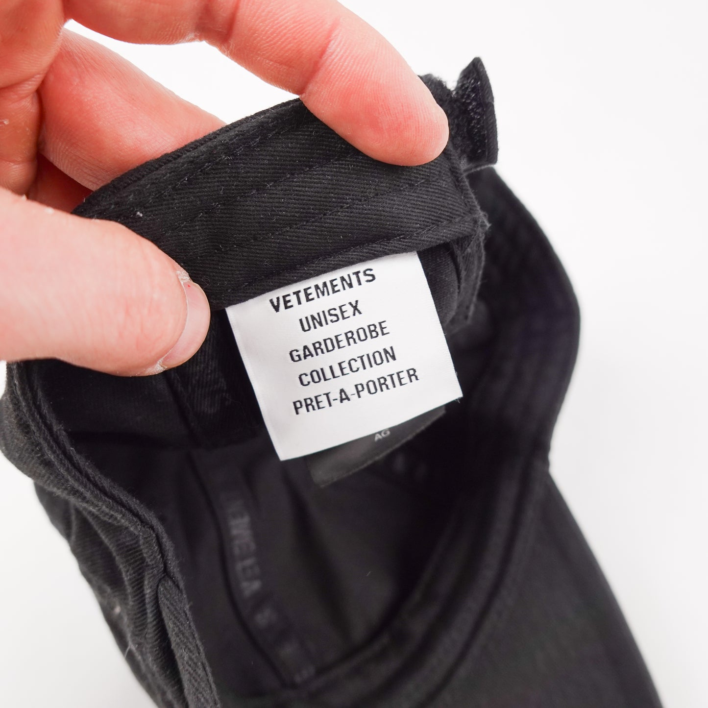 Vetements Shut Down Hat