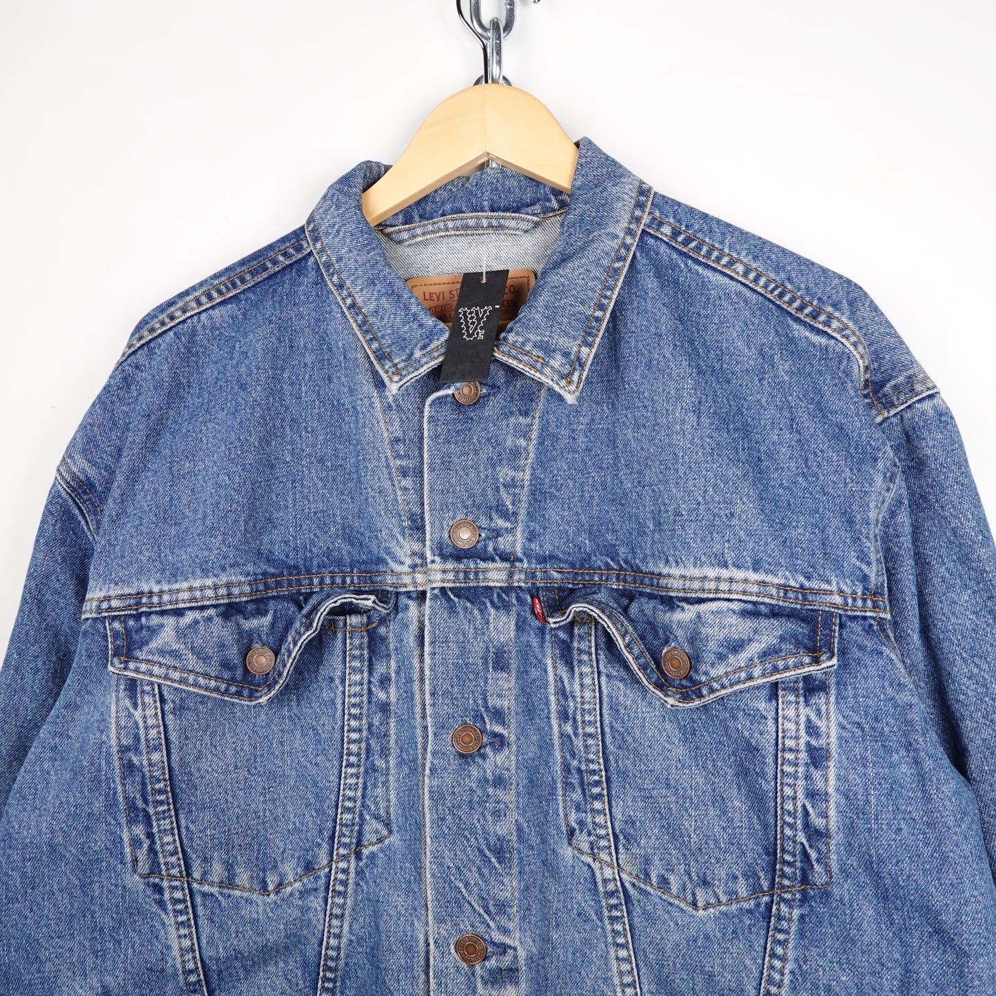Vintage Levis Denim Jacket - Size L Close Up Photo