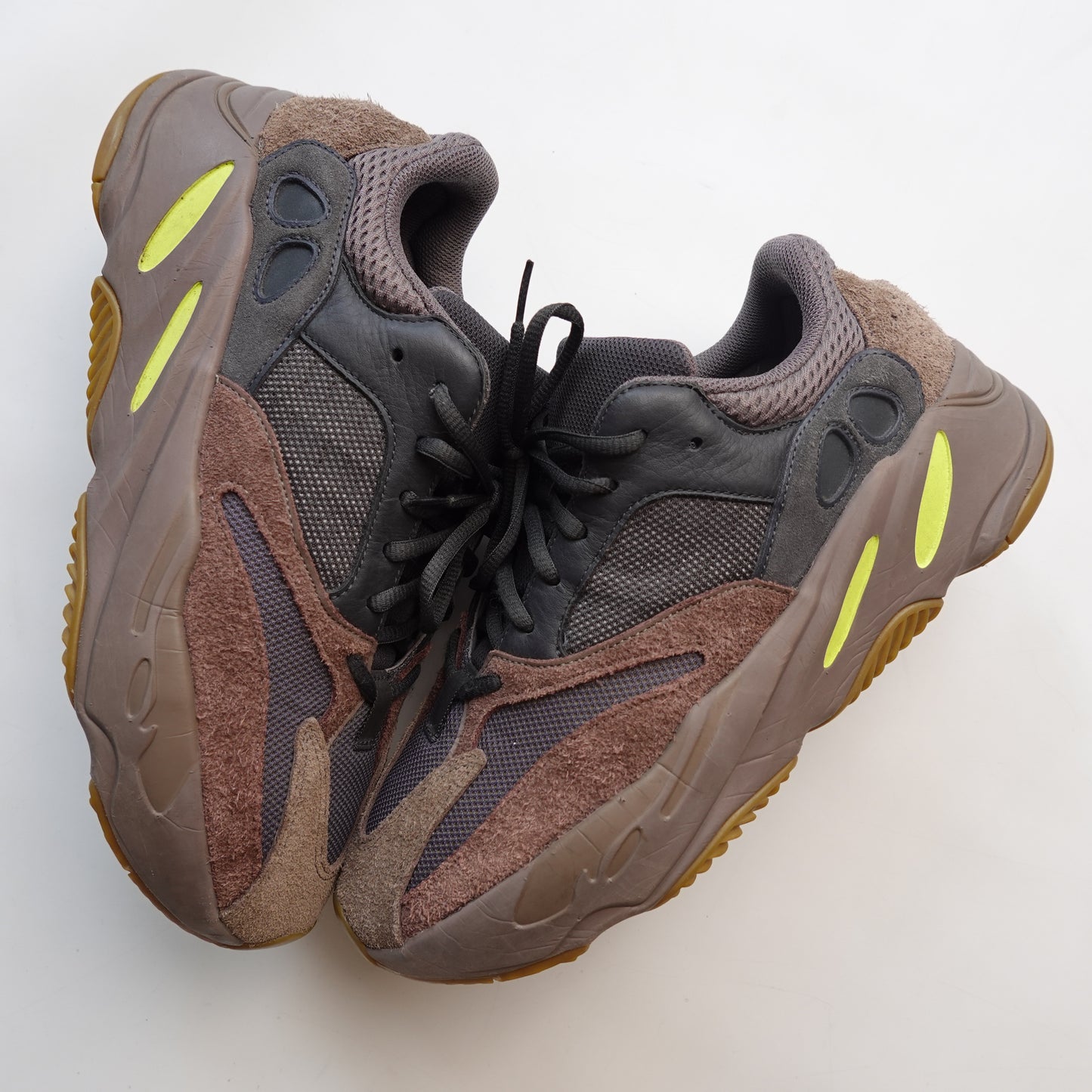Yeezy 700 Mauve - Size 10.5