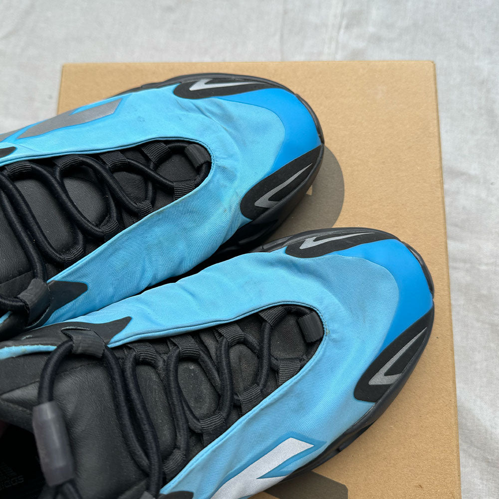 Yeezy 700 MNVN 'Bright Cyan' - Size 9.5